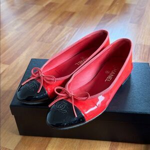 CHANEL Women's Red and Black cap toe Flats